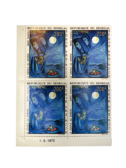 Planche de quatre timbres pour le Sénégal, d'après  &quot;Le couple au mimosa&quot; de Marc Chagall