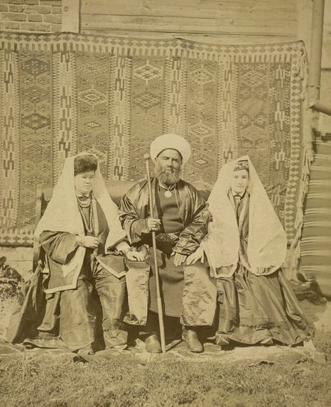 Mullah et ses deux femmes