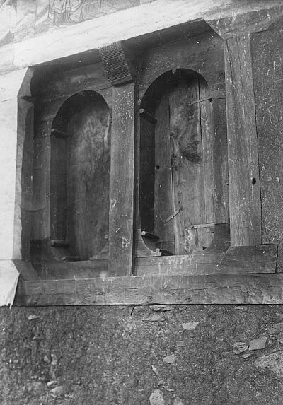 Fenêtre de bois dans une église