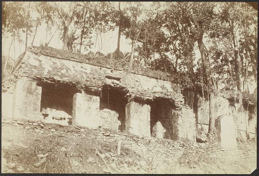 Palenque. Façade extérieure, côté oriental du palais