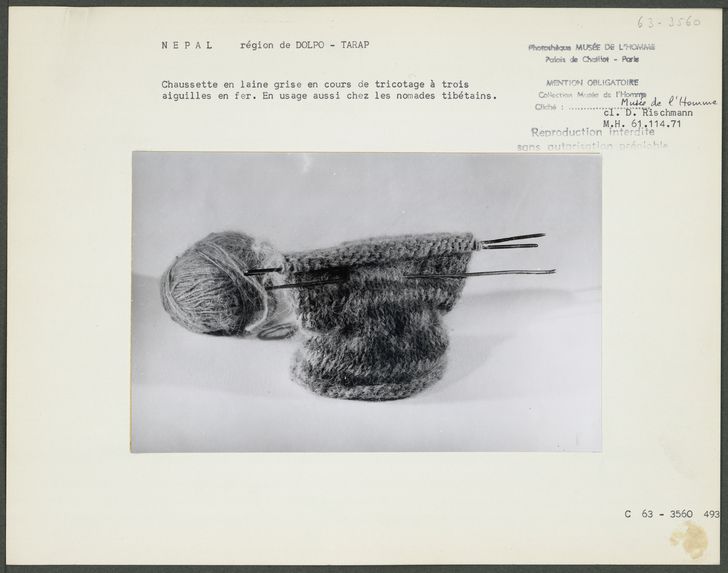 Chaussette en cours de tricotage