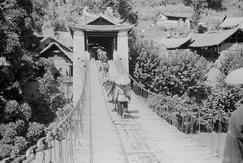 Pont de chaîne en fer