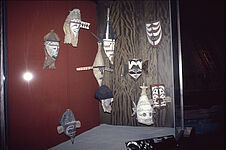 Vue de la salle Océanie du Museum für Völkerkunde de Berlin : Masques [Nissan] /…