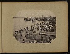 Calcutta, scènes de bain près du pont de Howia