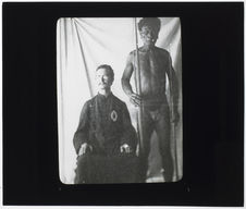 Nouvelle-Guinée [Portrait du Père Victor de Rijcke et d'un néo-guinéen]