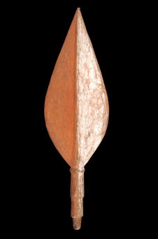 Pointe de lance : élément d'une statue nkisi nkondi
