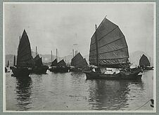 Colonies anglaises ; jonques chinoises dans la baie de Hong-Kong