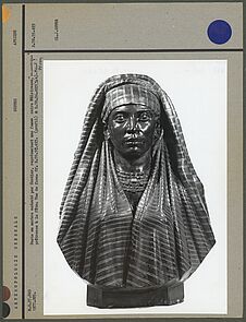Buste en marbre, femme mulâtresse noire, face
