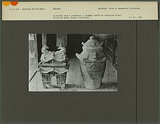 Urne à ossements et coffret en céramique datant d'env. 1 siècle (musée…