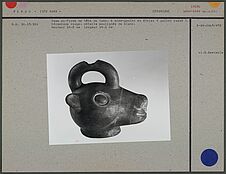 Vase en forme de tête de lama à anse-goulot