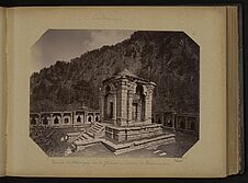 Temple de Bhaniyar sur le Jhelum au dessous de Baramula