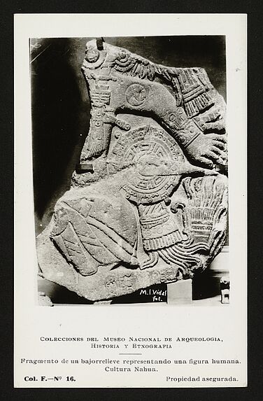 Fragmento de un bajorrelieve representando una figura humana, cultura Nahua