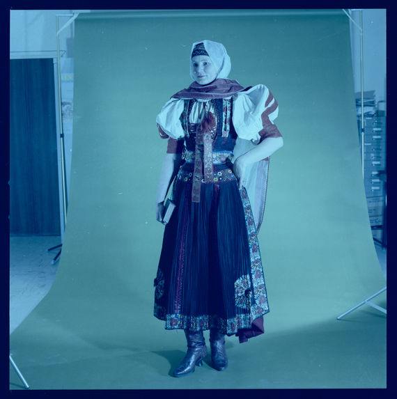 Costume féminin, civ. Hongroise, Kalotaszeg