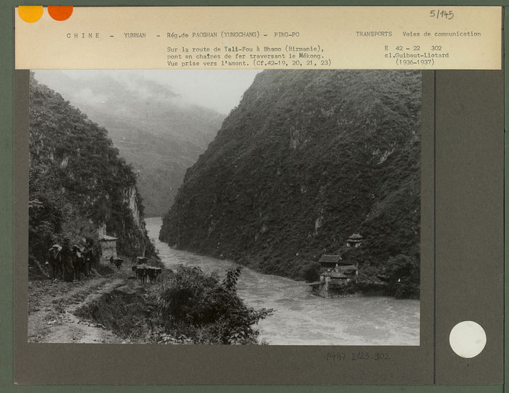 Pont en chaînes de fer de Ping-Po