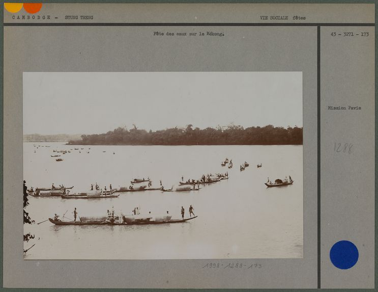 Fête des eaux sur le Mékong