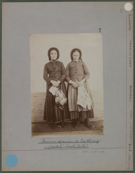 Femmes mariées de Csathoszeg