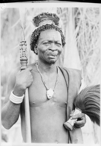Un chef de la tribu des Bapende