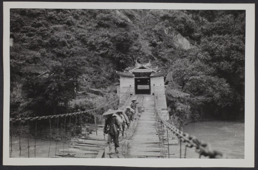 Sans titre [pont suspendu]