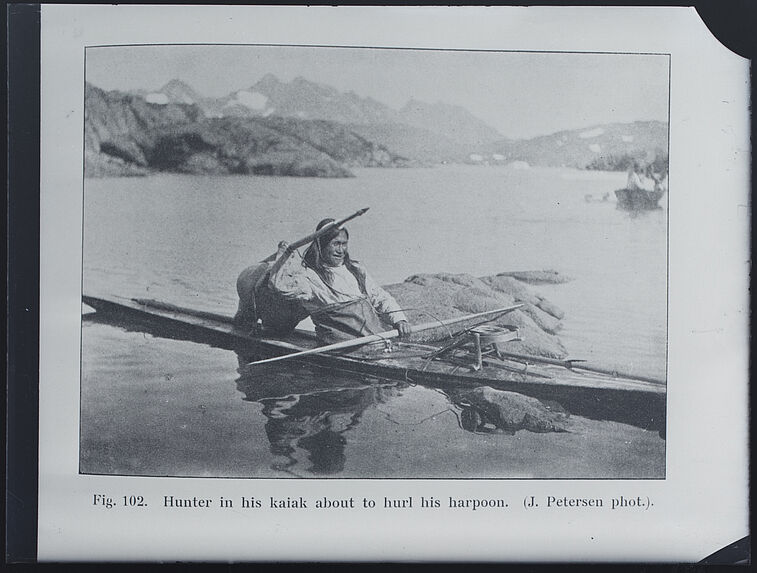 Chasseur eskimo en kayak