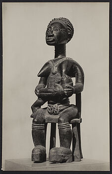 "Institut français d'Afrique noire, Musée d'Abidjan, Côte d’Ivoire. Statue…