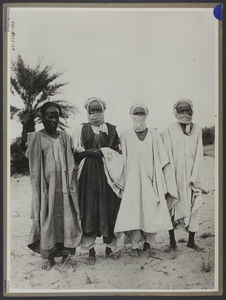 Territoire militaire du Niger : Toubou de Djado (270km Bilma), ouest de Tibesti
