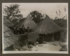 Natitingou (Dahomey), partie supérieure d'un Tata. Les tours sont des logements…