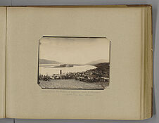 Débarcadère du bateau à vapeur sur l'Ienisseï route du lac Chira