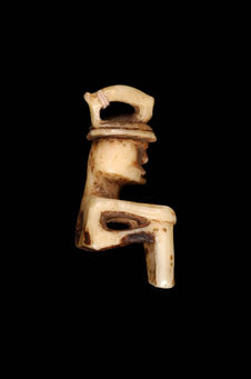 Amulette, figurine en ivoire