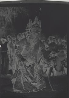 Un des masques de la danse Mbuya