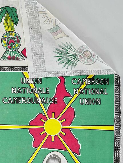 Coupon de pagne imprimé pour le parti politique Union nationale camerounaise et Ahmadou Ahidjo (1924-1989), président de la République du Cameroun de 1960 à 1982