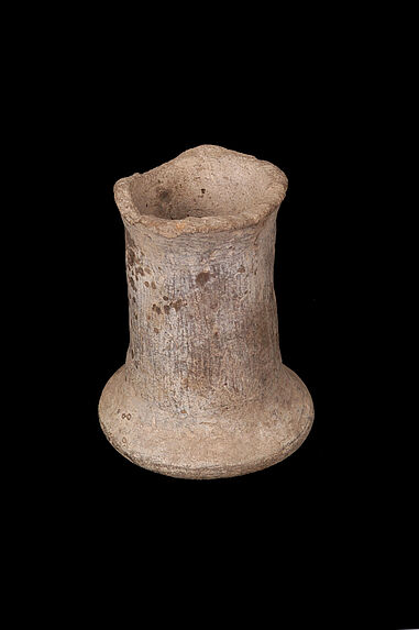 Vase (fragment de pied)