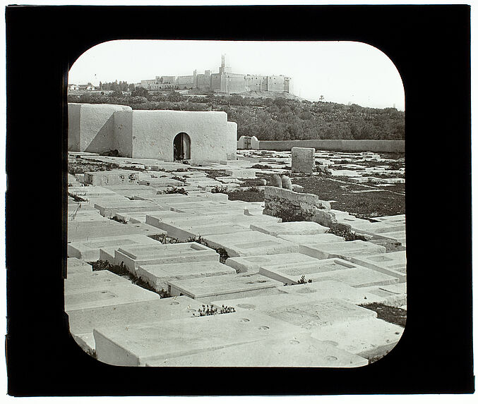 Sousse. Cimetière juif et la Casbah