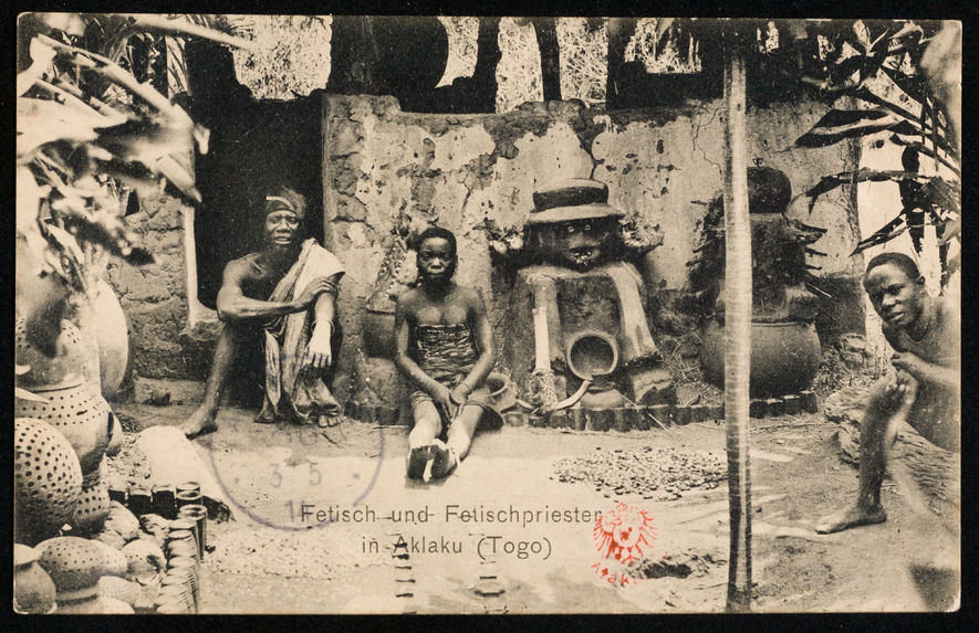 Fetisch und Fetischpriester in Aklaku (Togo)