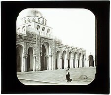 Kairouan. Galerie extérieure de la mosquée