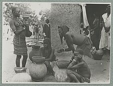 Marchandes d'eau au marché de Ouagadougou