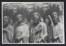 Sans titre [statues, cathédrale de Chartres]