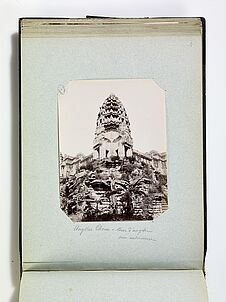 Angkor Thom - tour d'angle vue extérieure